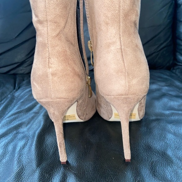 Liliana suede ankle booties - Picture 4 of 6